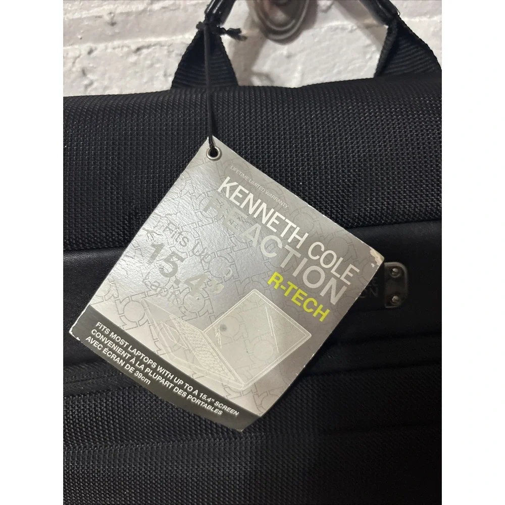KENNETH COLE REACTION R-Tech Black laptop bag with shoulder‎ strap very nice!